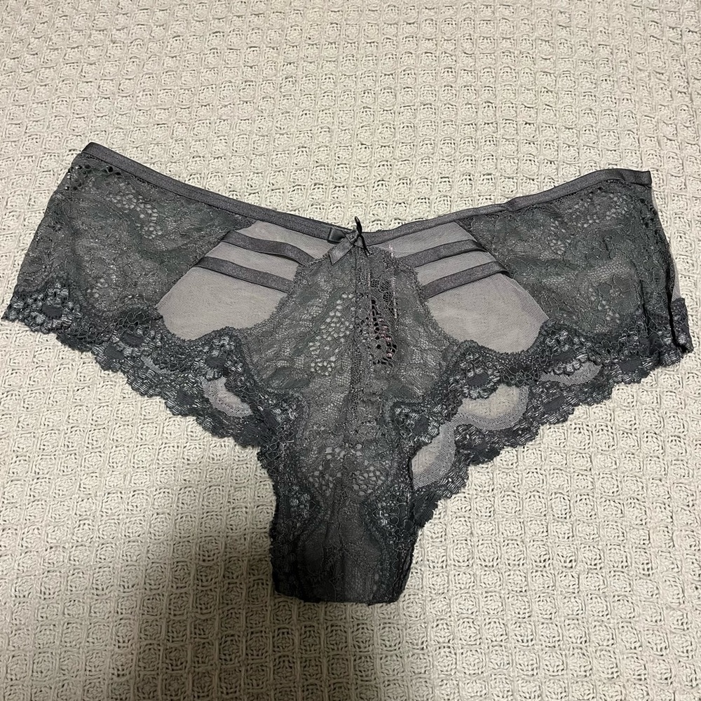 NWT Victoria's Secret Dream Angles Lace Cheeky Mesh Panty Size Large‎